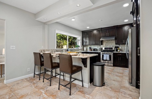 Cypress Casa | LUX Centrally Located QUIET Home: near Disney, Knotts, Beach