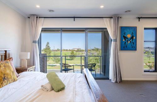 Clyde North Casa | Lux Clyde North Super Spacious Retreat