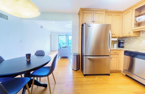 Central Hyde Park Condominio | Lux Condo w POOL & Parking