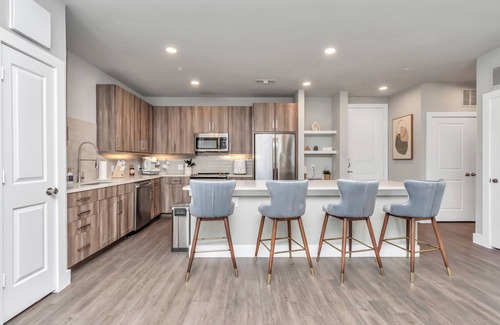 Katy Apartamento | Lux & Cozy 2 Bedroom Suite - Resort Pool, Fitness Room & WiFi - Houston