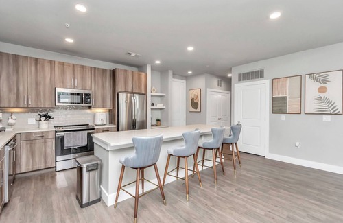 Katy Apartamento | Lux & Cozy 2 Bedroom Suite - Resort Pool, Fitness Room & WiFi - Houston