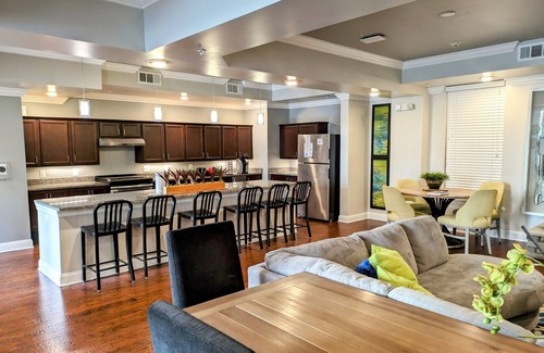 South Nashville Apartamento | Lux, Cozy1Br Near Downtown + Free Parking + Wifi+ Pool