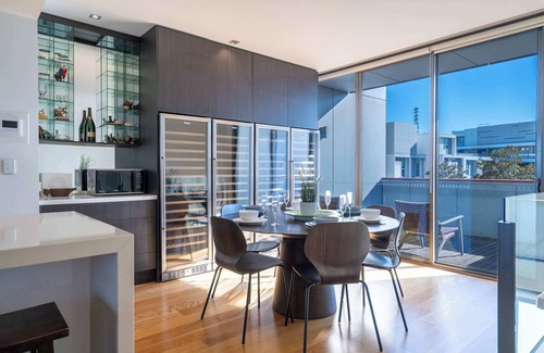 Docklands Casa | Lux Docklands District 3-level TH *FreeParking