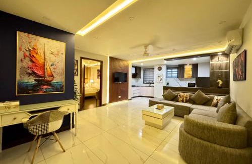 Lahore Apartamento | Lux Haven 2-Bedroom Apartment - Prime Location & Modern Comfort Near Gulberg