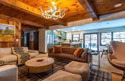 Thompson Ridge Cabina | Lux Hot Tub Cabin w Fire Pit