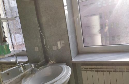 Dnipro Apartamento | Lux in the center with Jacuzzi Most City Area