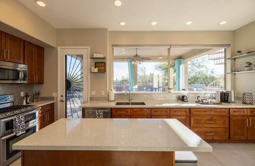 Las Sendas Casa | Lux Monthly Stay- 31 night+ Heated Pool and Hot Tub.