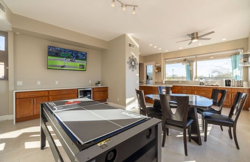 Las Sendas Casa | Lux Monthly Stay- 31 night+ Heated Pool and Hot Tub.