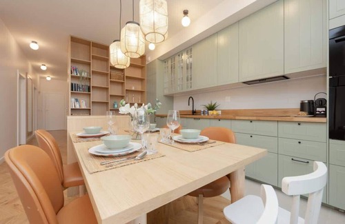 Wilanow Apartamento | LUX Pastel Oasis Family Apartment with Parking & Gym by Renters Prestige