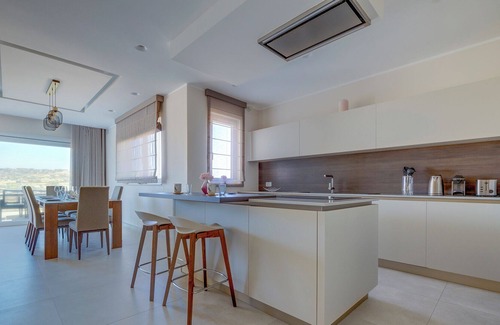 Siggiewi Apartamento | Lux Penthouse Valley Views, Hot Tub in Siggiewi