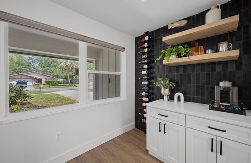 Isle of Palms Casa | Lux Pool Home Close to Mayo & Jacksonville Beach!