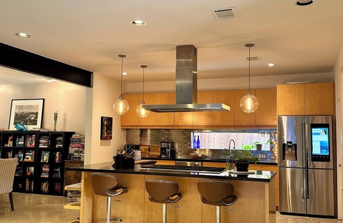 Woodland Heights Casa | Lux Resort Style Modern Home - 3500 SQ FT - Pool