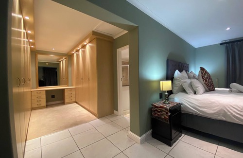 West Beach Cabina | Lux Room! Welcome to our charming guesthouse in Cape Town