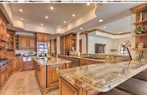Carefree Casa | Lux Scottsdale/ Carefree family retreat golf pool