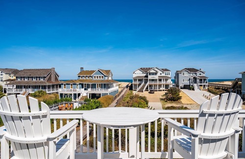 Nags Head Casa | NEW Ocean Views, Pool, Hot Tub, Decks, 4 Kings Arcade, Bikes, Loaded