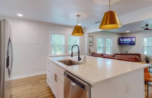 Central Arlington Casa | LUX Stay | 2 Exclusive Units | 1 mile to AT&T