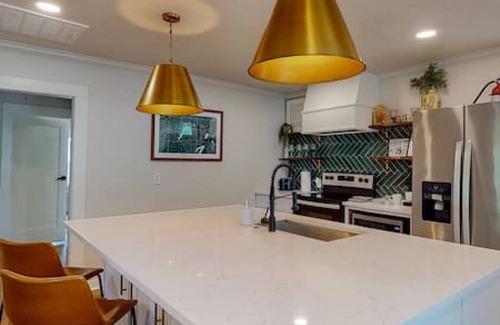 Central Arlington Casa | LUX Stay | 2 Exclusive Units | 1 mile to AT&T