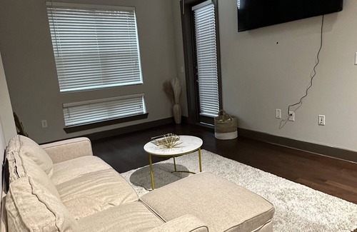 MacGregor Apartamento | LUX stay in Med CTR 1 bedroom apt