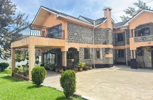 Nakuru Casa | Lux Suites Lakeview Mansion Nakuru