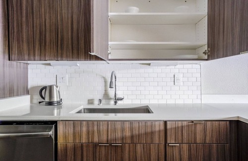 Sunnyvale West Apartamento | Lux Sunnyvale 1BR w/ W/D, Gym & Pool, 10 min to FB & Google, by Blueground
