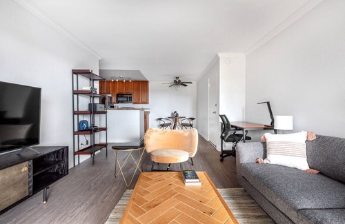 Torrance Apartamento | Lux Torrance 1BR w/ Roofdeck, Tennis, near Shopping, Beach by Blueground