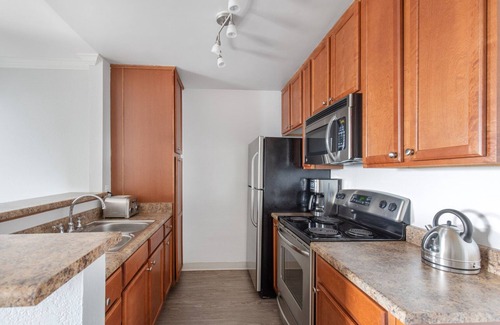 Torrance Apartamento | Lux Torrance 1BR w/ Roofdeck, Tennis, near Shopping, Beach by Blueground