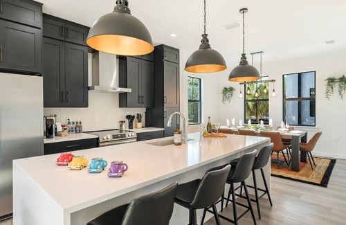 Tampa Heights Casa | Lux Townhouse, rooftop cinema with grill & popcorn