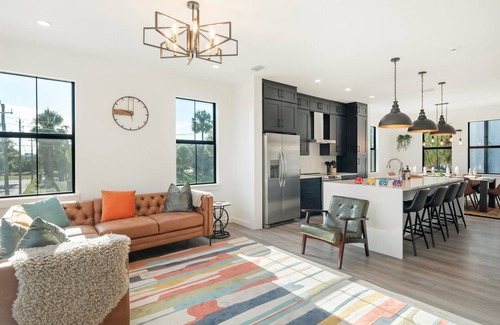 Tampa Heights Casa | Lux Townhouse, rooftop cinema with grill & popcorn