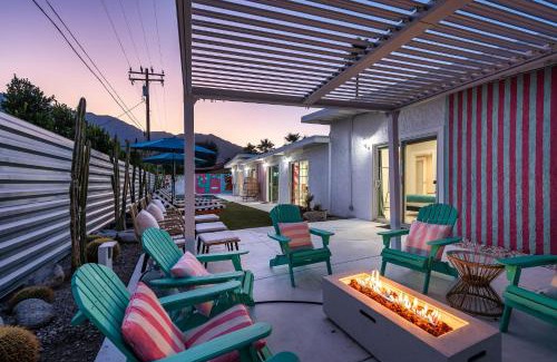 Palm Springs Casa | Lux Villa 5BR Pool, Putting Green, Bikes, Views!