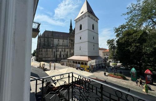 Kosice Old Town Apartamento | Luxapart BIG 12people apartment with Breakfast