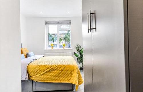 Kensington Apartamento | LUXaway 2BR Kensington with AC - Sleeps up to 11