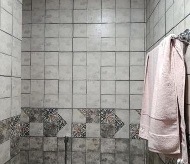 Hassan Abdal Apartamento | Luxe 1 Bedroom Apartment in Doha emporium B-17, Margalla views