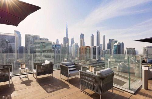 Business Bay Apartamento | Luxe 2 Bedroom with Burj Khalifa and Canal Views