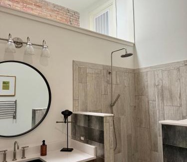 Downtown Wilmington Casa | Luxe 220, Unit 6 - Adjoining Pool Table Penthouse Suites