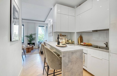 Ibiza Apartamento | Luxe 2BR Retiro Park | Salamanca families/ friends/ business trip/digital nomads