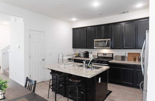 North Natomas Casa | Luxe 3B2B Townhouse in upscale Natomas
