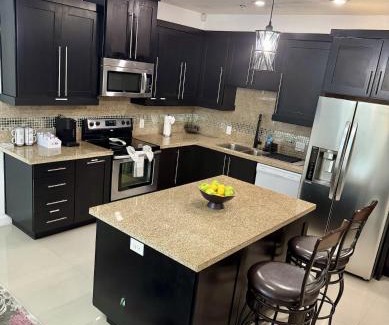 McAllen Apartamento | Luxe 3BR & 2BA Condo Near Airport & Shopping Mall