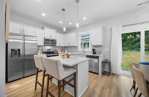 Durham Casa | Luxe 3BR Near Duke, DPAC, NCCU & Downtown Durham with Free Parking and Fast WiFi