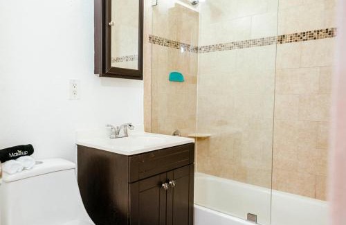 West Hollywood Casa | Luxe 4 BR Heated Pool - Hardrock - Stadium - Beach