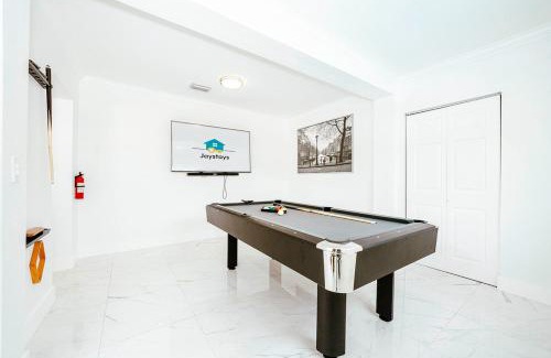 West Hollywood Casa | Luxe 4 BR Heated Pool - Hardrock - Stadium - Beach