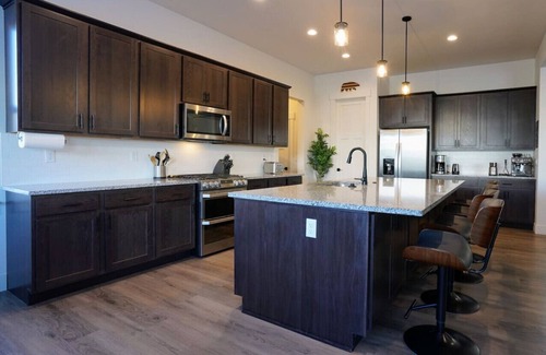 Bozeman Casa | Luxe 4BR Home with Hot Tub & Sauna