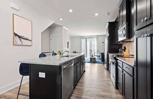 Charlotte Casa | Luxe 4BR King Townhouse w/Rooftop in Uptown CLT!