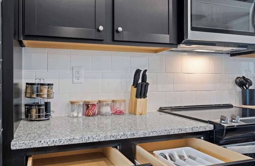 Charlotte Casa | Luxe 4BR King Townhouse w/Rooftop in Uptown CLT!