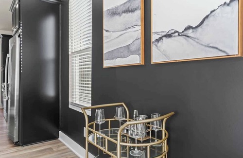 Charlotte Casa | Luxe 4BR King Townhouse w/Rooftop in Uptown CLT!