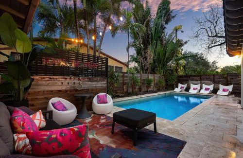 Victoria Park Casa | Luxe 5BR 4BA I Heated Pool 10 Min to Beach I BBQ