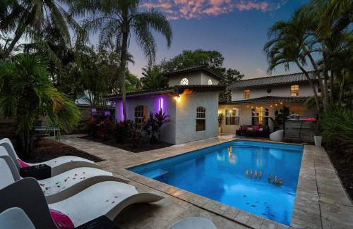 Victoria Park Casa | Luxe 5BR 4BA I Heated Pool 10 Min to Beach I BBQ