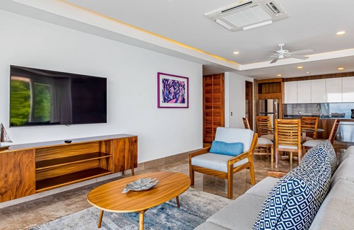 Mismaloya Apartamento | Luxe 8th-floor condo with endless ocean views, pool, spa & balcony