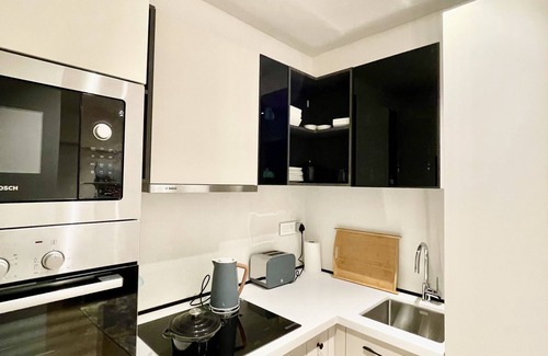 North Ridge Apartamento | Luxe Apartment in Accra