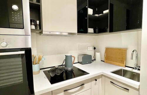 North Ridge Apartamento | Luxe Apartment in Accra