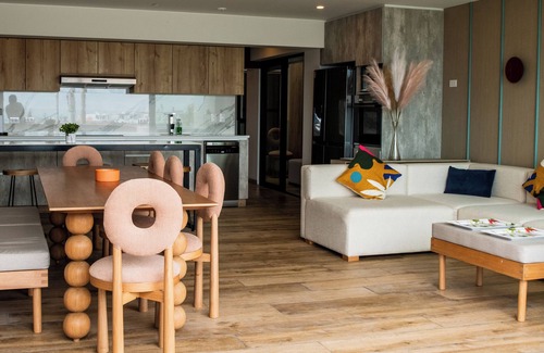 Punta Hermosa Apartamento | Luxe Apartment professionally decorated Punta Hermosa